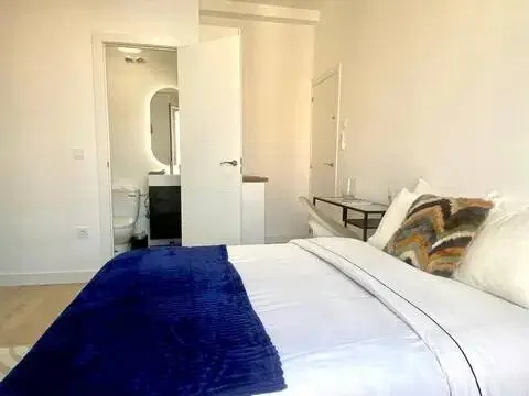 Habitación en calle de la Redondilla