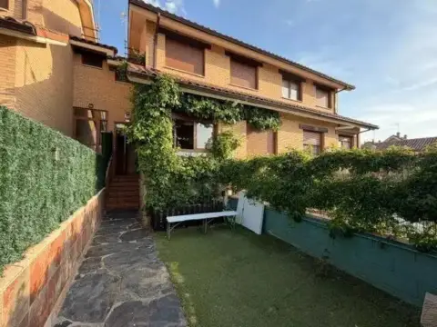 Chalet en Sariegos