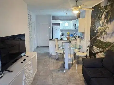 Piso en Avenida Adeje 300