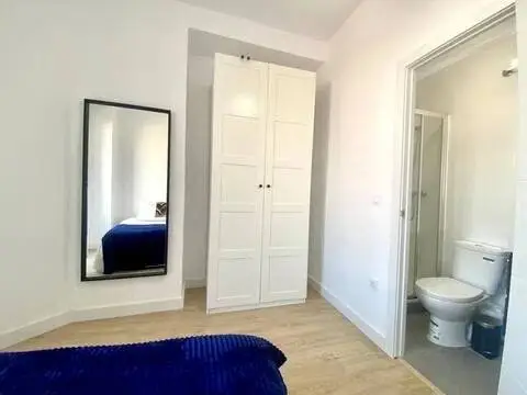 Habitación en calle de la Redondilla