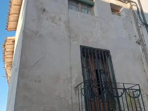 Casa adosada en calle de los Portales