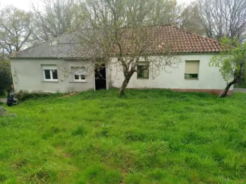 Chalet en Barrio de Currelos