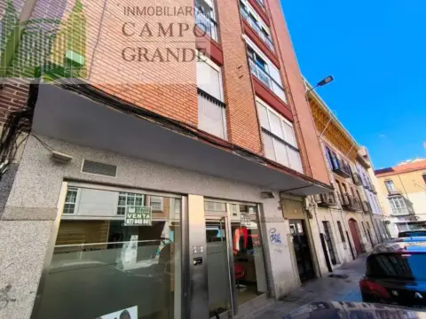 Local comercial en calle de Cirilo Tejerina