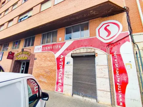 Local comercial en calle de las Eras del Bosque
