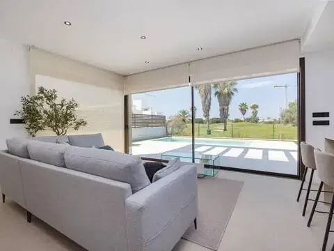 Chalet en Los Alcázares