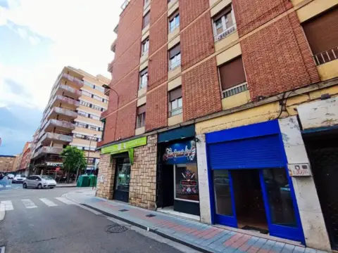 Local comercial en calle de Rizarzuela