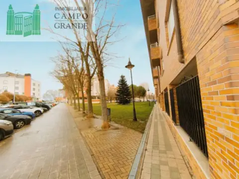 Local comercial en calle de Clara Campoamor
