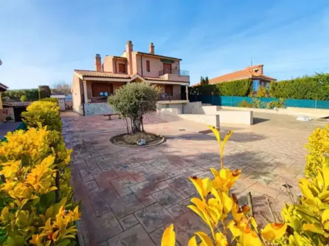 Chalet en Villalobón