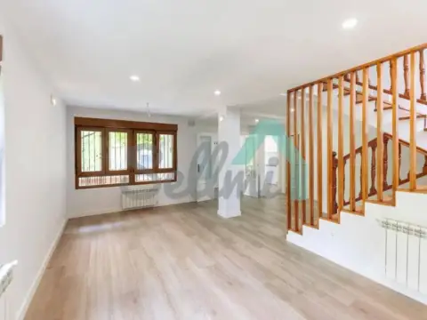 Chalet en Ciudad-Naranco-Vallobín