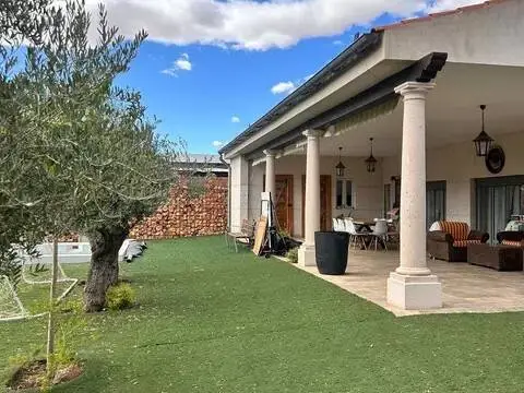 Chalet en Poblete