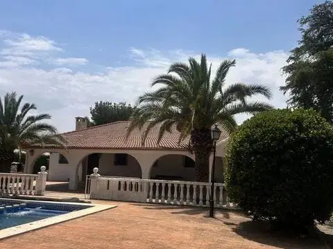 Chalet en Área Rural-Valverde-Las Casas