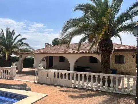 Chalet en Área Rural-Valverde-Las Casas
