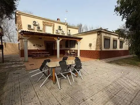 Chalet en Plaza de Toros-La Guija-Santa María-Ciudad Jardín-Los Rosales