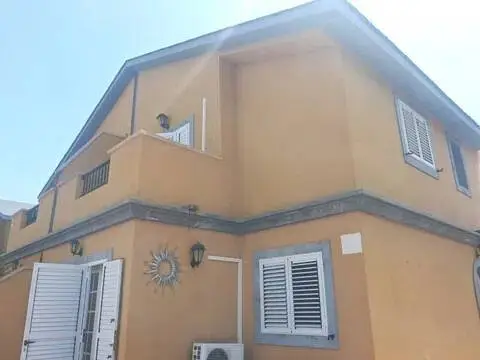 Casa adosada en calle Jamo