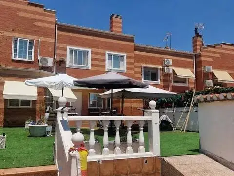 Casa adosada en Meco