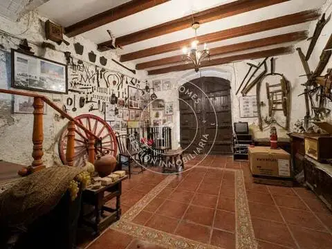 Casa rústica en calle Dr Josep Gaspa Blanch, 2