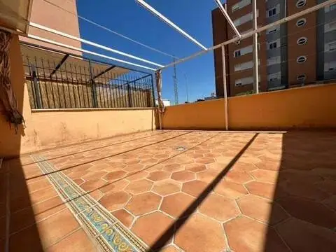 Casa adosada en calle de Alonso Ercilla