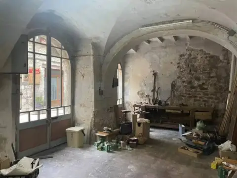Rustic house in Maià de Montcal