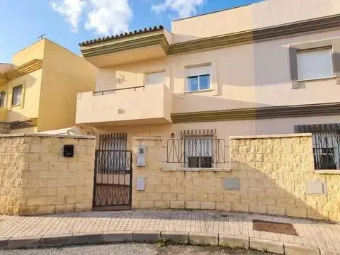 Casa adosada en Villanueva del Ariscal
