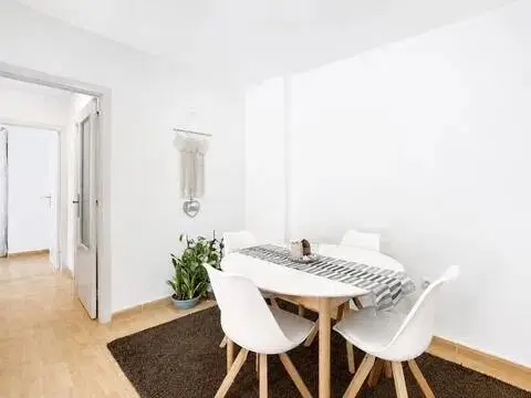 Piso en calle Baderna, 3