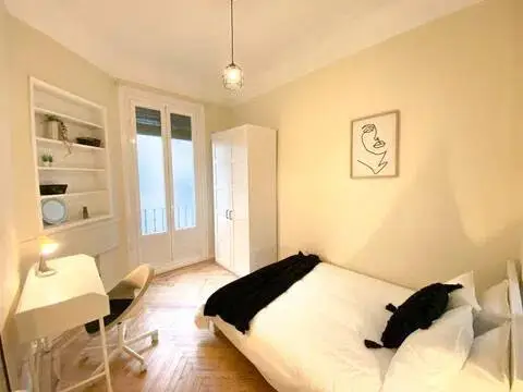 Habitación en Universidad-Malasaña
