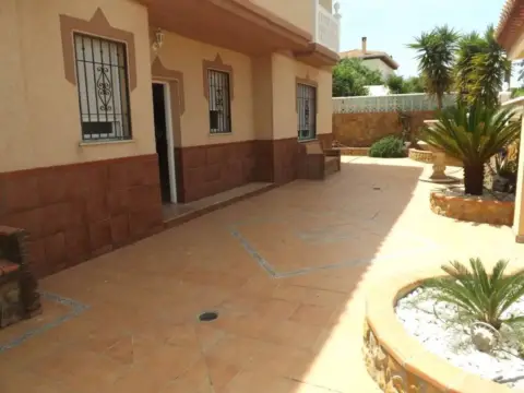 Chalet en Cúllar Vega