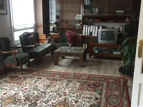 Piso en Plaza Escuelas-Eskolak
