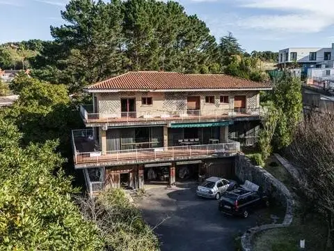 Chalet en Somió-Cabueñes