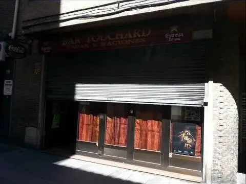 Local comercial en calle de Valentín Calderón