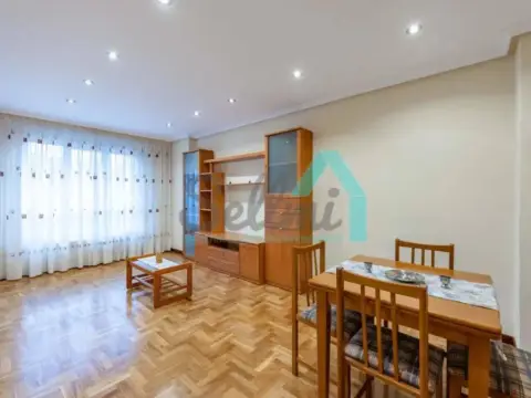 Piso en Pumarín-Teatinos