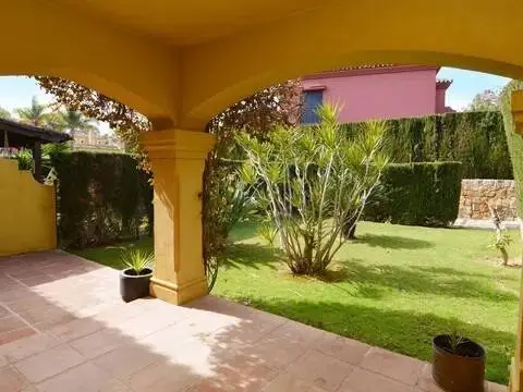 Casa adosada en Núcleo