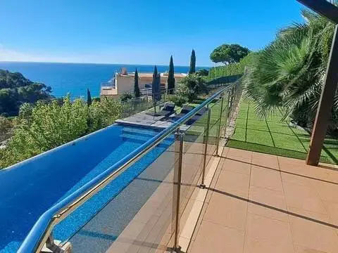 Chalet en Canyelles