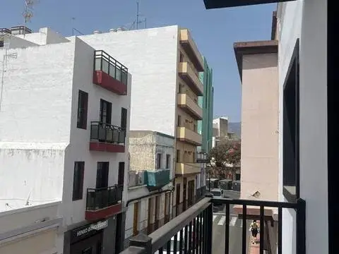 Piso en calle de El Salvador
