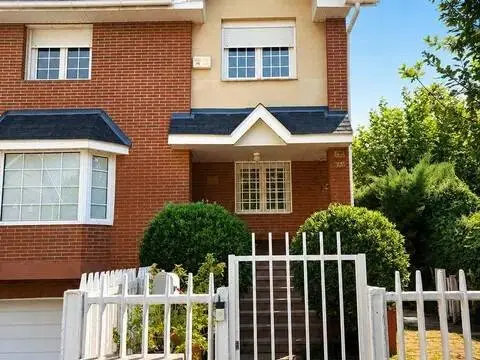 Casa en Núcleo Urbano