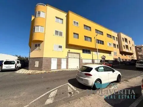Piso en calle Almirante Arriaga