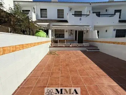 Casa adosada en calle calle Barlovento S-N