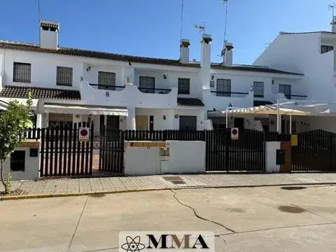 Casa adosada en calle calle Barlovento S-N
