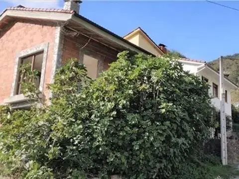 Casa rústica en Lena