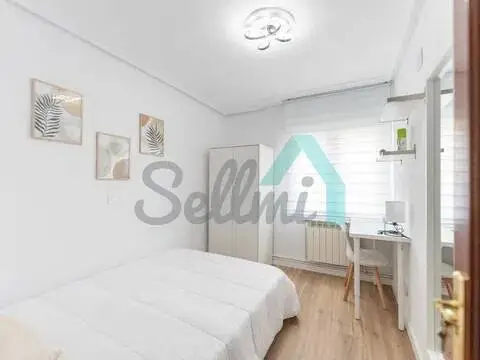 Habitación en calle calle Montes del Sueve
