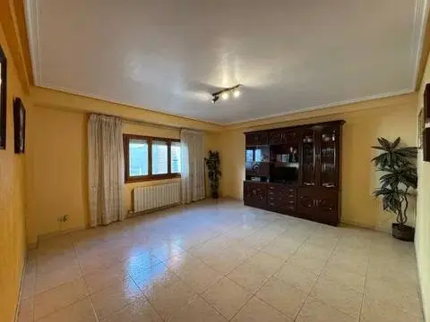 Casa adosada en La Almunia de Doña Godina