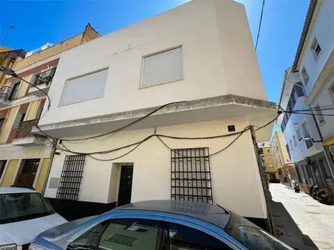Casa adosada en Capuchinos-La Goleta-El Molinillo-Segalerva