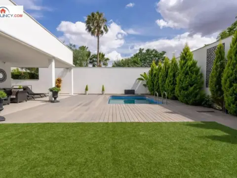 Chalet en Dos Hermanas