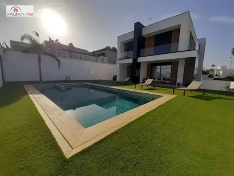 Chalet in Dos Hermanas