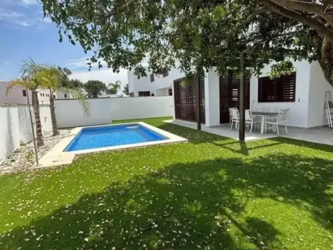 Chalet en Dos Hermanas