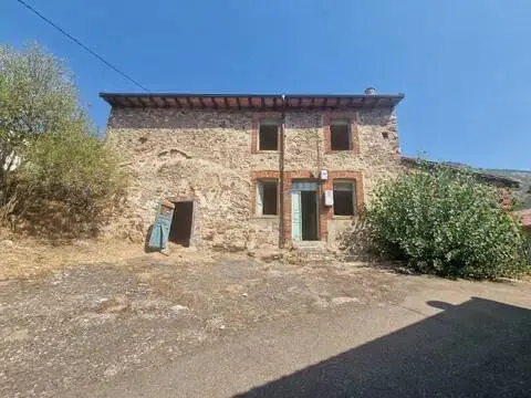 Casa rústica en calle Valle S-N