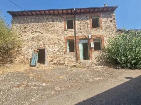 Casa rústica en calle Valle S-N