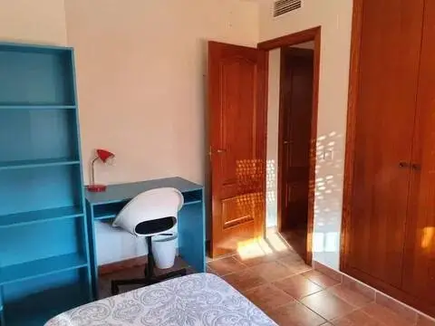 Habitación en calle calle Luna S-N