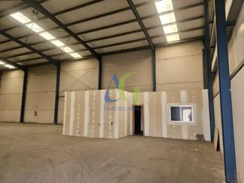 Nave industrial en Santovenia de La Valdoncina
