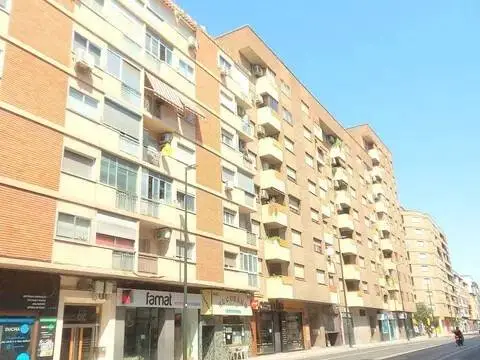 Piso en Avenida de San José