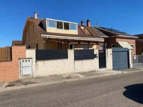Casa en Villanueva de la Torre